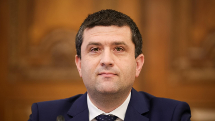 Radu Miruță, ministrul Digitalizării, intră la rupere în sinecuriștii analfabeți funcțional: „Au calculatoare de 2.000-3.000 de euro și le folosesc pentru a trimite e-mailuri”