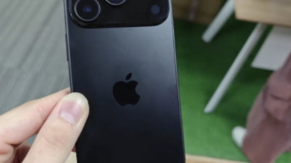 Primele imagini cu iPhone 17 Pro dezvăluie surprize majore. Design nou, logo mutat și adio titan