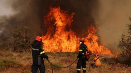 Pompierii greci se antrenează pentru stingerea incendiile de vegetație din acest sezon. „Mergem cu toții la luptă”