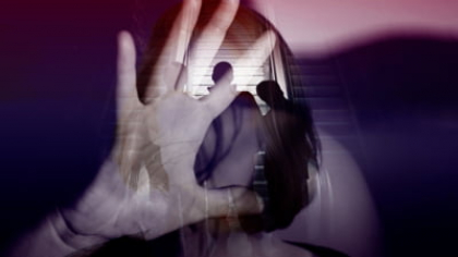 Bărbat arestat după ce a încălcat ordinul de protecție. Și-a amenințat cu moartea fosta iubită. "Îți dau un topor în cap și mă duc la pușcărie... S-ar putea să te jupoi"