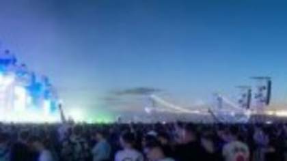 Continuă distracția la „Beach, Please!”. 90.000 de tineri în a doua noapte a festivalului.„Atmosfera este super mișto”