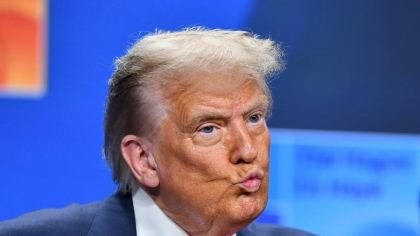 Trump susține că va trimite mai multe arme „defensive” Ucrainei