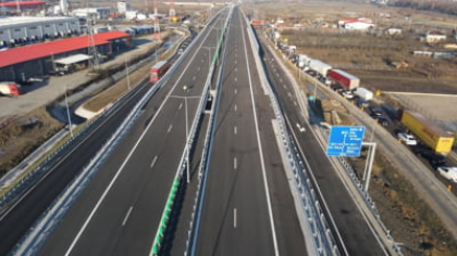 România împrumută 500 de milioane de euro pentru șoseaua care „ne leagă de civilizație”. Când va fi gata