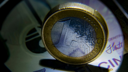 Record istoric: Cursul euro a ajuns la 5,3 lei. BNR intervine masiv