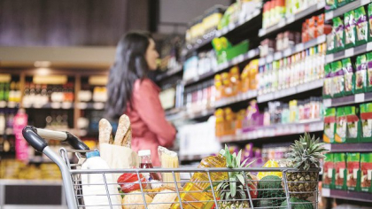 Scandalul renunţării la plafonarea preţurilor la alimentele de bază continuă. Ministrul Muncii: „Nu există nicio cheltuială la buget prin prelungirea măsurii”