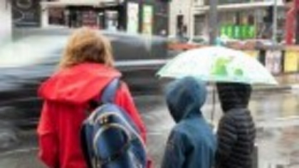 Autoritățile decid dacă închid școlile din București. Elevii pot rămâne acasă din cauza codului roșu de ploi