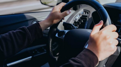 Scene halucinante pe o stradă din Cernavodă: Un bărbat și-a lovit fosta iubită cu mașina. Înainte, o amenințase cu moartea