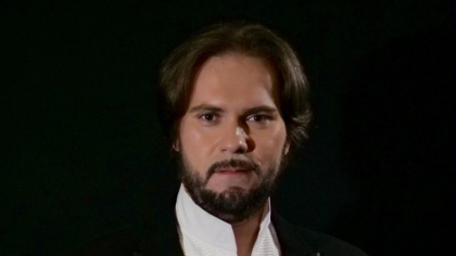 Mesajul baritonului care aduce opera în stradă: „Nu tăiați de la cultură, altfel riscăm să fie bătuți oamenii în autobuze pentru că sunt intelectuali”