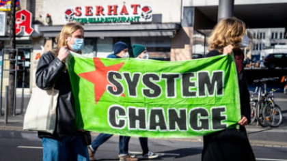 România, de 35 de ani fără un partid adevărat de stânga. „Cei mulți” nu sunt reprezentați, iar extrema dreaptă profită de asta