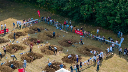 Campionatul mondial de săpat morminte a avut loc în Ungaria! Cine a câștigat