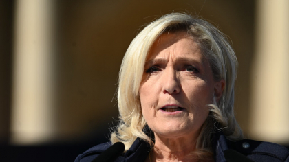 Victoria lui George Simion în primul tur, salutată de Marine Le Pen