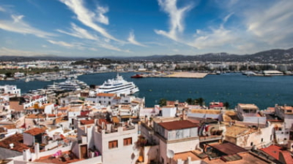 Decese misterioase la un hotel din Ibiza. Tânărul sportiv a căzut de la balcon. Reacția părinților