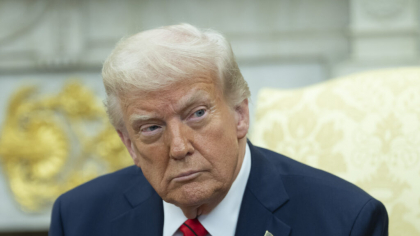 Trump revine în „locul fericit” din Golf: Prima vizită majoră externă vizează Arabia Saudită