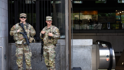 Desfăşurarea Gărzii Naţionale la Chicago, blocată de către justiţia federală