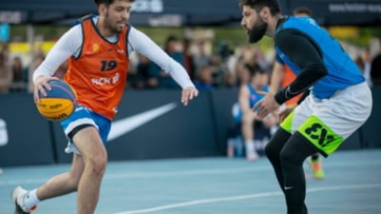 Bogdan Stelea, Horia Brenciu și Theo Rose, într-o competiție sportivă inedită, printre 600 de jucători