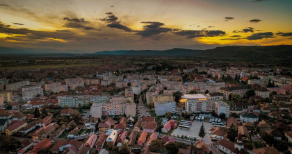 Cât costă un apartament de două camere în oraşul natal al lui Nicuşor Dan. Preţul este ridicol