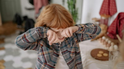 Cinci lucruri pe care să nu le spui niciodată unui copil într-o criză: îl vor înfuria și mai tare. Cum îl poți calma cu adevărat