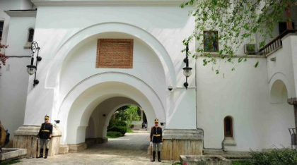 Bolojan îi pregătește noului președinte mai multe șantiere deschise în incinta Complexului Palat Cotroceni