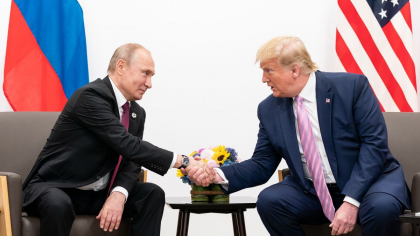 Negocieri fantomă: Trump vorbește de pace, Kremlinul neagă tot