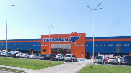 Dedeman, liderul pieţei locale de bricolaj, intră pe piaţa din Republica Moldova. Dragoş Pavăl, preşedinte Dedeman:  Această investiţie reflectă încrederea noastră în viitorul, stabilitatea şi perspectivele economiei locale