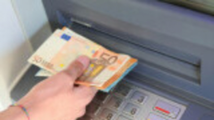 Cursul de 5 lei pentru un euro “va rămâne o amintire”. De ce se tem analiștii