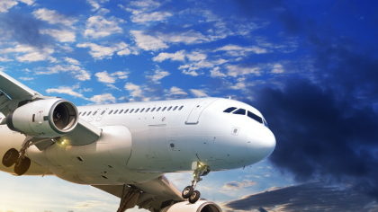 În ciuda recordului de 200 de milioane de pasageri într-un an, Ryanair raportează un profit în scădere