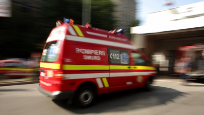 Copil de un an, la spital cu arsuri pe 70% din corp după ce a căzut într-un ceaun cu mâncare