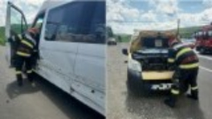 Copil de 4 ani rănit, după ce un microbuz școlar și o autoutilitară s-au lovit, în Alba. Cum s-a produs accidentul