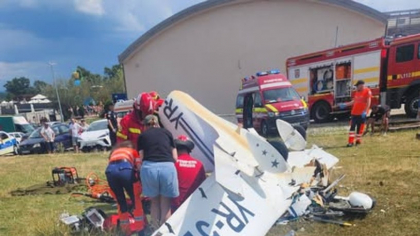 Un avion de mici dinensiuni s-a prăbușit la Orăștie. O persoană a murit, iar o alta a ajuns la spital