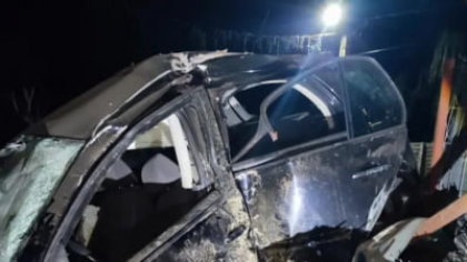 Un tânăr de 19 ani a pierdut controlul mașinii. 9 oameni au ajuns la spital, după ce autoturismul a intrat într-o terasă