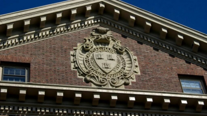 O nouă lovitură pentru Harvard. Administrația Trump taie noi subvenții federale în valoare de 450 de milioane de dolari pentru universitate