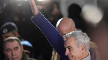 Gestul interzis care îl poate costa libertatea pe Călin Georgescu. A fost filmat: E un gest camuflat, transgresiv
