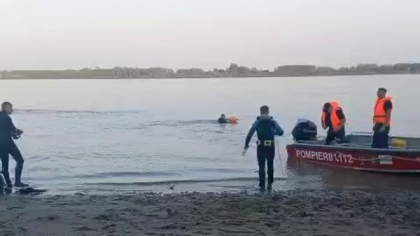 Un băiat de 16 ani s-a înecat în Dunăre. Trupul său a fost găsit la zece metri de mal