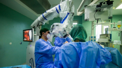 Un renumit medic chirurg, salvat în ultima clipă după ce ar fi încercat să se sinucidă. Colegii săi l-au operat de urgență