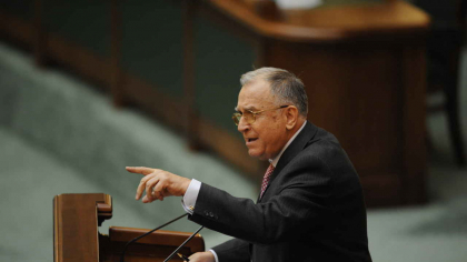 Ion Iliescu, din rău în mai rău