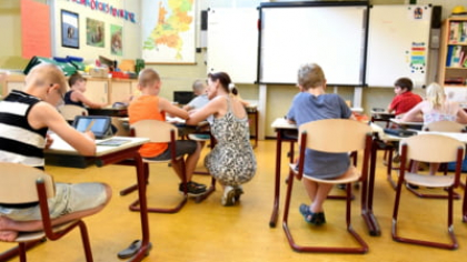 O învățătoare critică dur ideea prezenței fizice în școli pentru profesori timp de 8 ore: „Serios, România?”