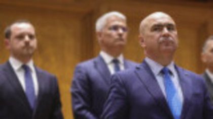 România a împrumutat peste trei miliarde de dolari și un miliard de euro pentru finanțarea deficitului bugetar