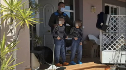 Gestul incredibil al copiilor ţinuţi închişi în "casa ororilor" din Spania. „A fost unul dintre cele mai emoționante momente pe care le-am trăit ca polițist” FOTO