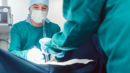 Operație pe inimă fără bisturiu. Cum au învățat chirurgii ucraineni să extragă moartea din corp: „În viața civilă nu te-ai fi gândit”