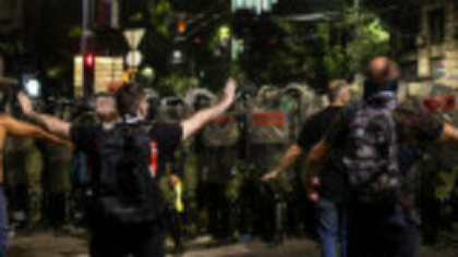 Proteste violente la Belgrad. Peste 140.000 de persoane au cerut în stradă demisia lui Aleksandar Vučić și alegeri anticipate