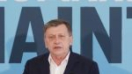Crin Antonescu: Am votat pentru unitate și demnitate. Prezența masivă dă legitimitate viitorului președinte