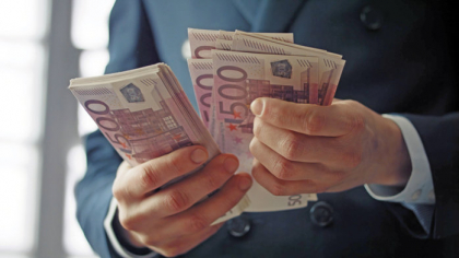 Pentru prima dată, guvernul se uită după bani la Google, Facebook, Tiktok, Airbnb, Uber şi Bolt. Ce va va reuşi? Câţi bani ar putea încasa statul din taxarea activităţii acestor actori? Sute de milioane de euro, conform estimărilor ZF