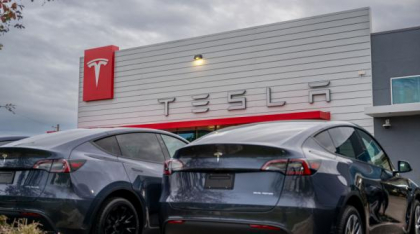 Tesla a lansat versiuni mai accesibile pentru Model 3 şi Model Y. Cu cât sunt mai ieftine modelele Standard faţă de cele Premium