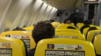 Nicușor Dan, surprins într-un avion low cost: „A fost un sentiment absolut incredibil ca președintele țării să călătorească în același avion cu omul de rând, mai ales că-i știm predecesorii…” (FOTO)