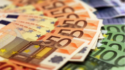 Leul se clatină, Asociația Națională a Exportatorilor și Importatorilor din România avertizează că urmează un val serios de scumpiri. Cea mai grea situație din ultimii 10 ani