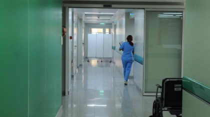 Sistemul sanitar se întoarce la situația din 2010: medicii vor alege între stat și privat