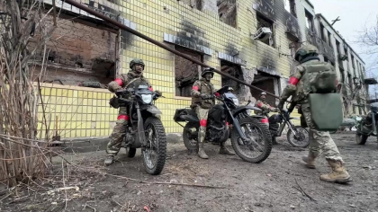 Motocicliștii lui Putin sfidează logica militară