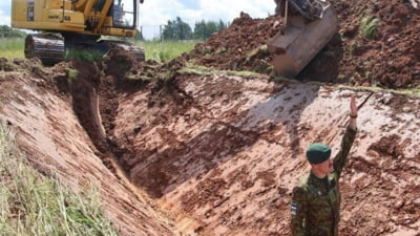 O țară care are frontieră cu Rusia sapă un șant de 40 de kilometri și 600 de buncăre pentru a bloca o invazie a rușilor
