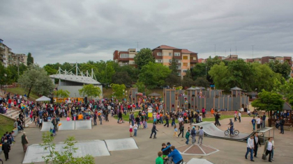 Momente de groază pentru un copil în Orășelul Copiilor: a fost atacat în toaletă de o persoană cu cagulă. Mama: „Părea o provocare TikTok”