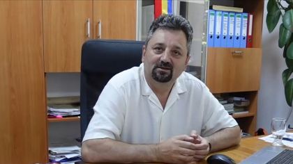 Reducerea cheltuielilor statului, motiv de scandal. Primarii micilor comune, revoltați că sunt lăsați fără viceprimari: „Lăsați-ne în pace!”